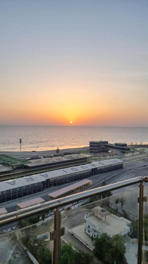 Apartment مطلة على البحر والفورمولا ببرج المسارات