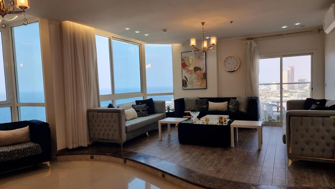 مطلة على البحر والفورمولا ببرج المسارات