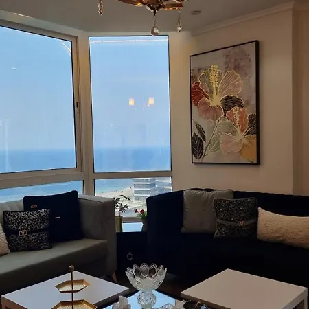 شقة مطلة على البحر والفورمولا ببرج المسارات Jeddah Exterior photo