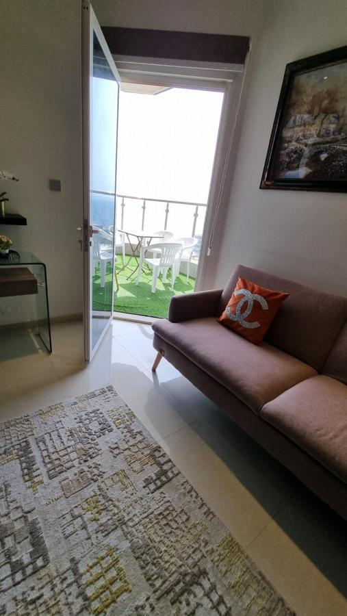 Apartment مطلة على البحر والفورمولا ببرج المسارات *