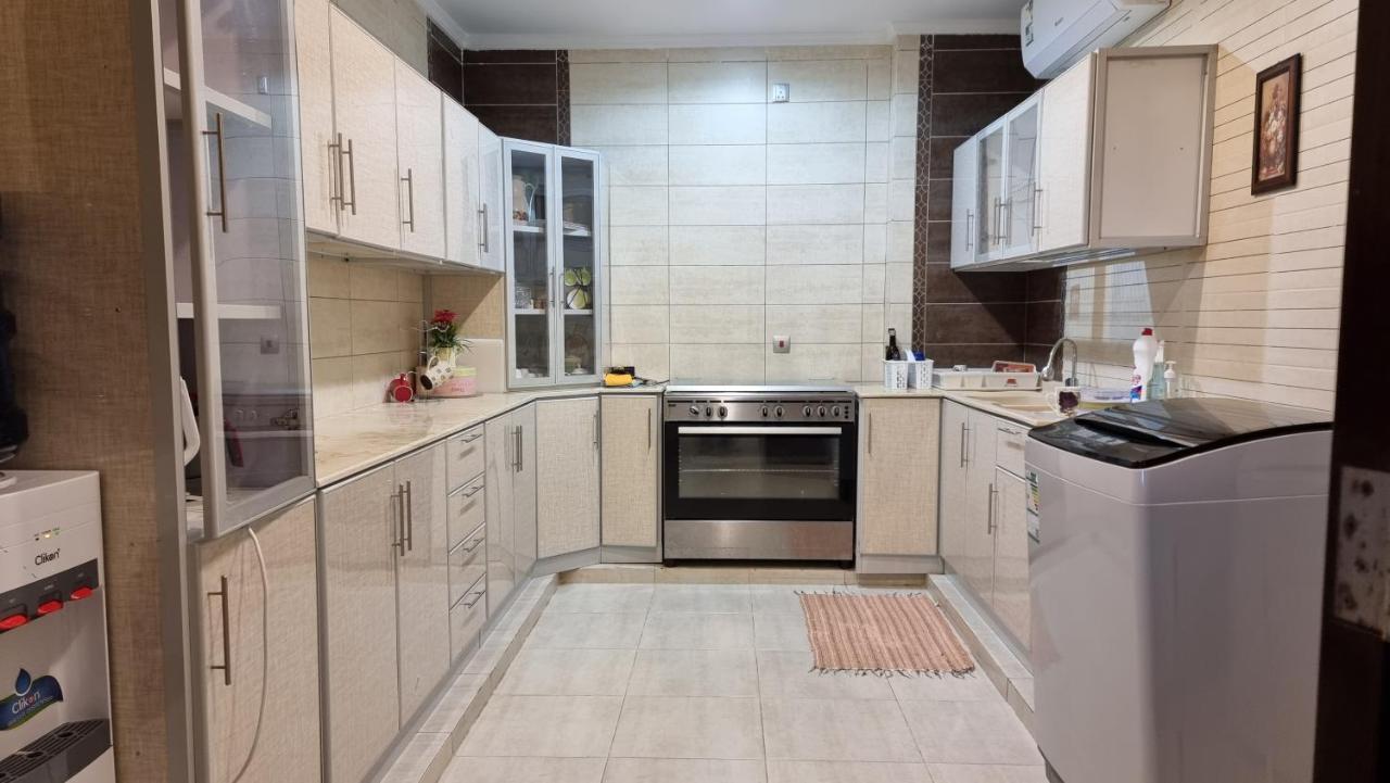 Apartment مطلة على البحر والفورمولا ببرج المسارات