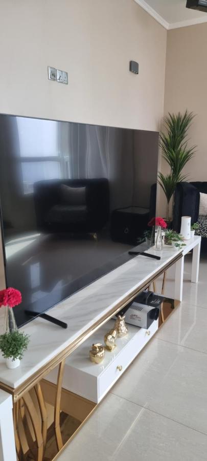 Apartment مطلة على البحر والفورمولا ببرج المسارات *